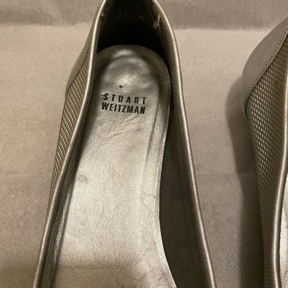 Stuart Weitzman Ideal Silver Nappa Rhinestone and Bow Flats. - Picture 5 of 16